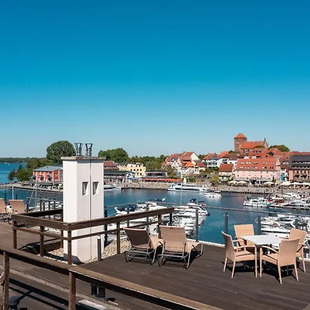 Apartament Mueritz Charme - In Der Hafenresidenz Mit Wasserblick & Kamin Waren (Mueritz)